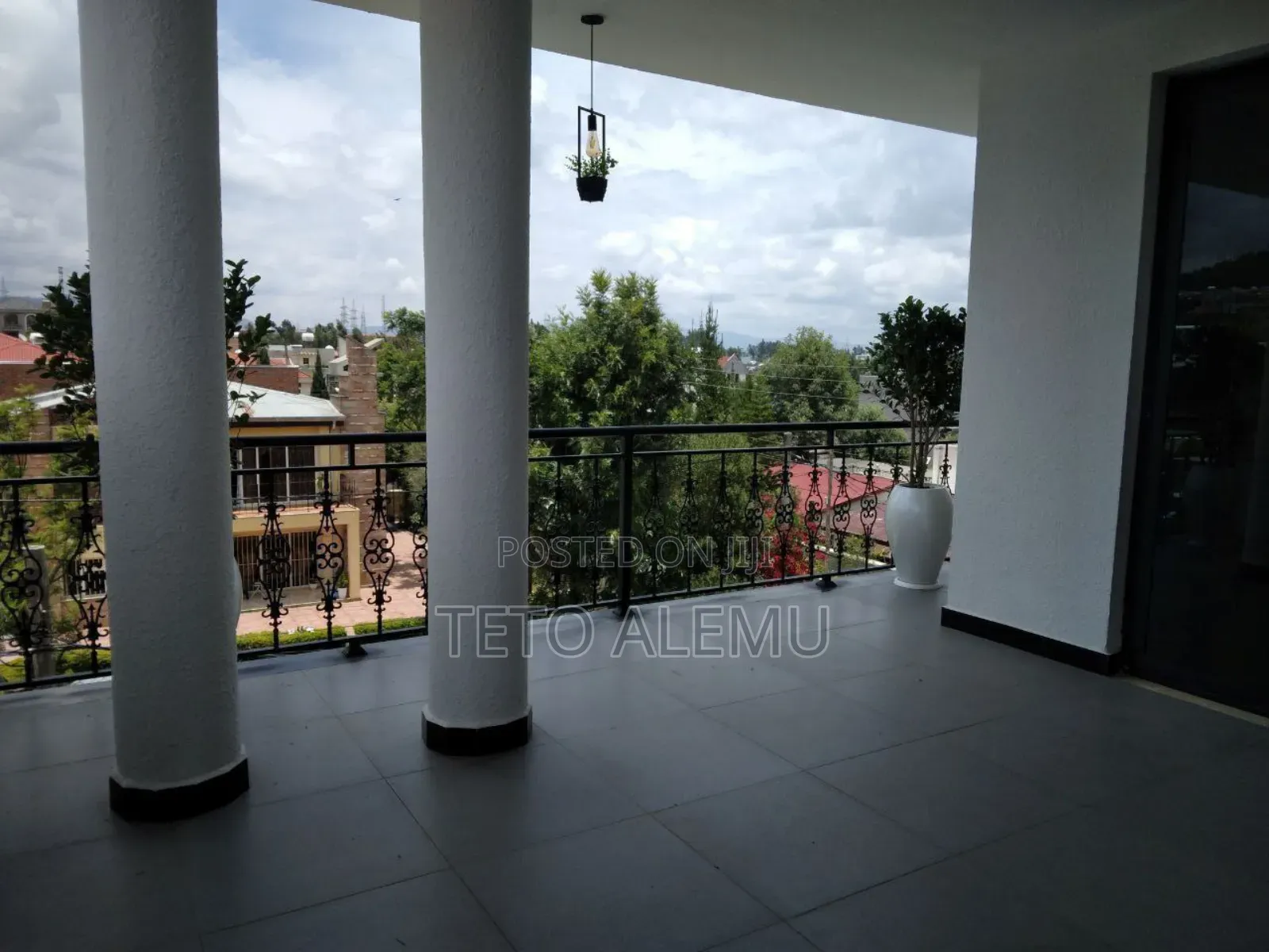 9bdrm House in Luxury House For, Bole for sale