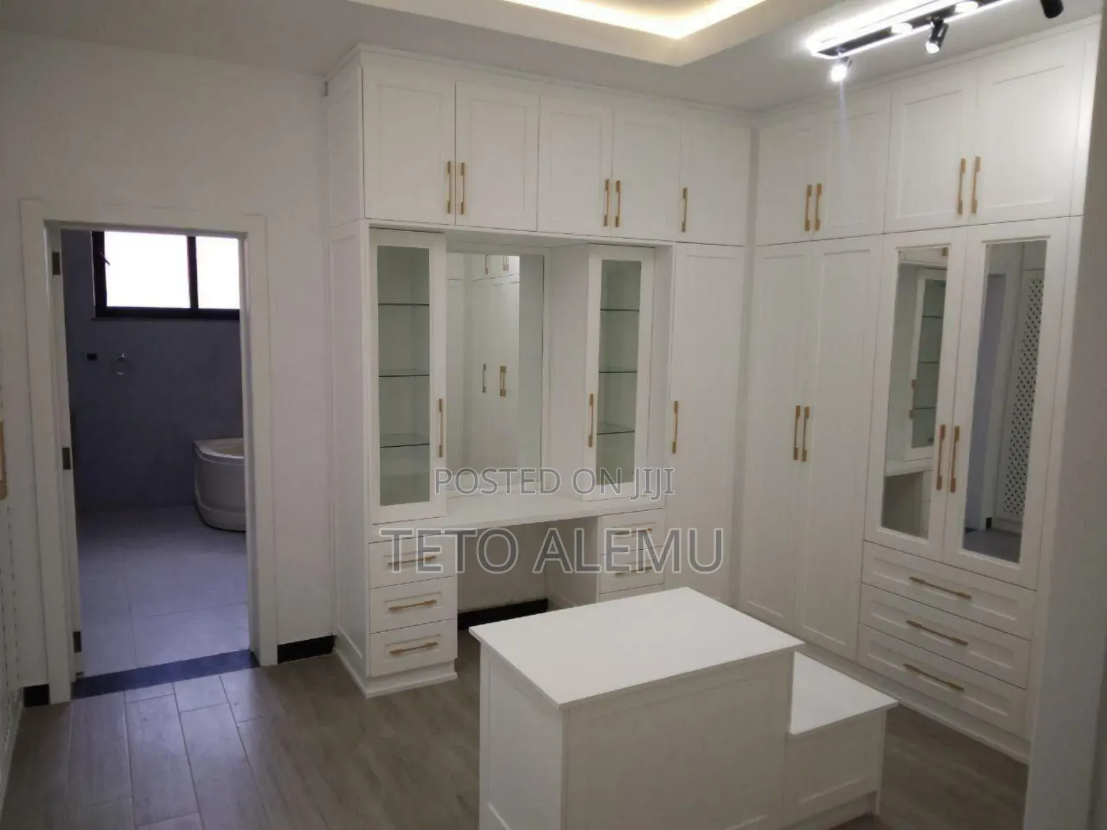 9bdrm House in Luxury House For, Bole for sale