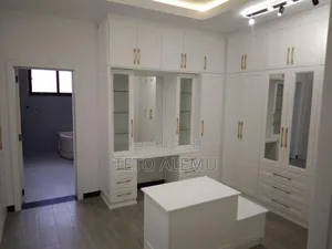 9bdrm House in Luxury House For, Bole for sale