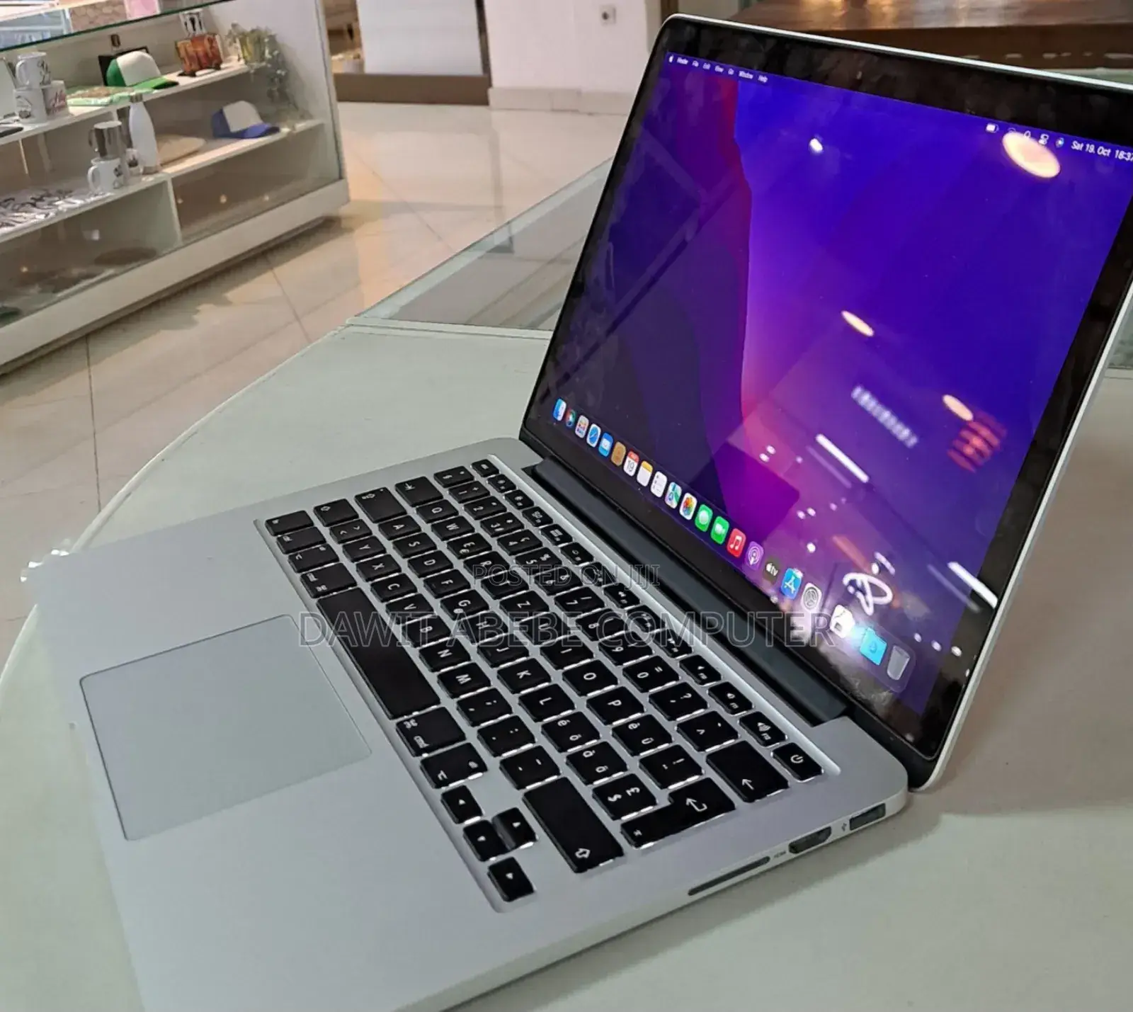 New Laptop Apple MacBook Pro 8GB Intel Core I5 SSD 256GB