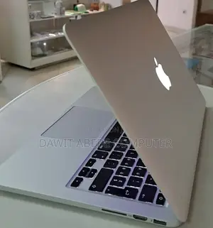 New Laptop Apple MacBook Pro 8GB Intel Core I5 SSD 256GB