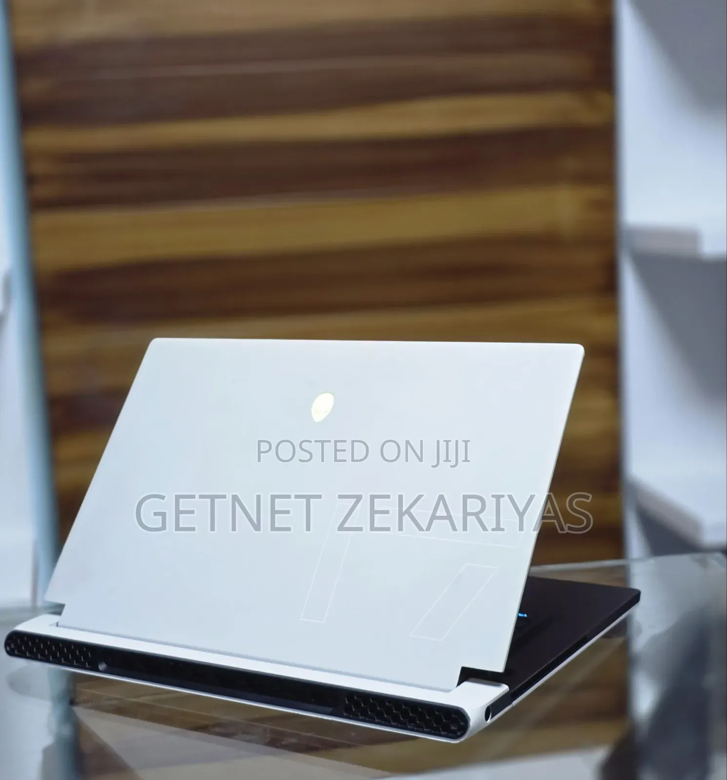 New Laptop Alienware M17x R2 16GB Intel Core I7 SSD 1T