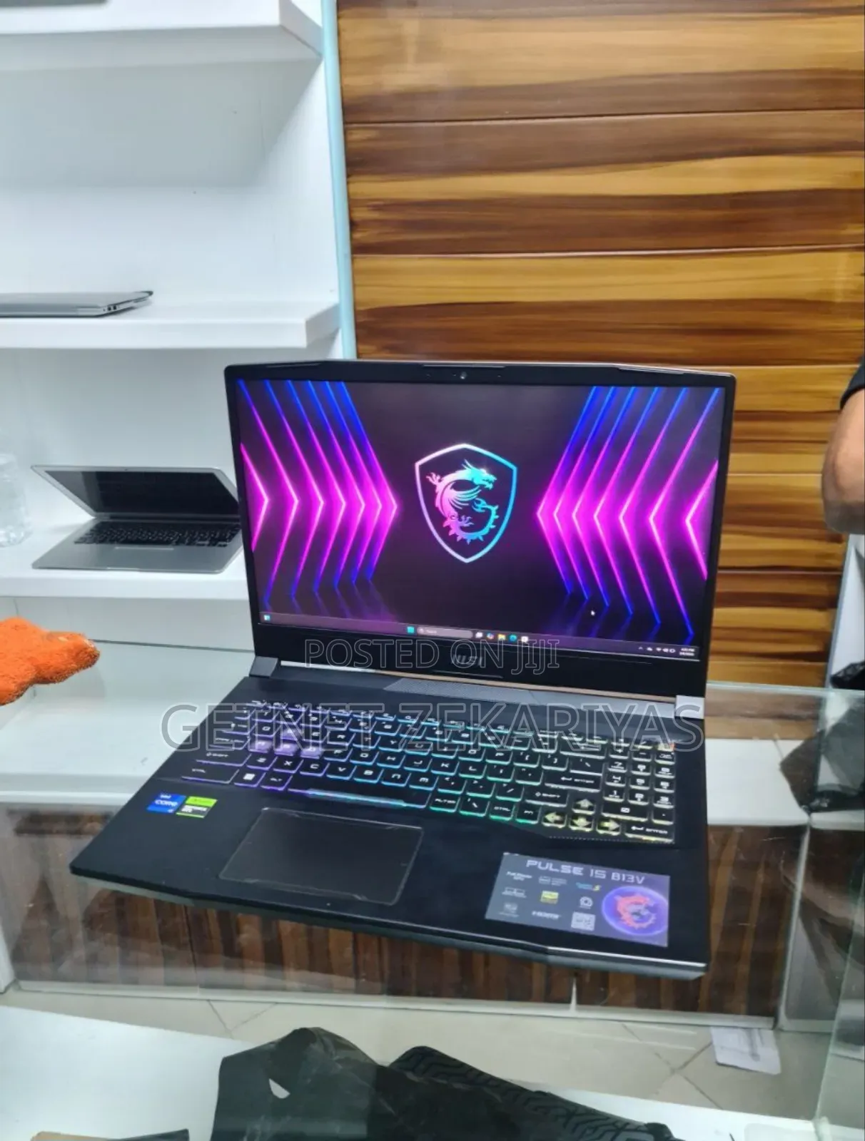 New Laptop MSI Pulse GL66 16GB Intel Core I7 SSD 512GB