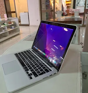 New Laptop Apple MacBook Pro 2015 8GB Intel Core I5 SSD 256GB