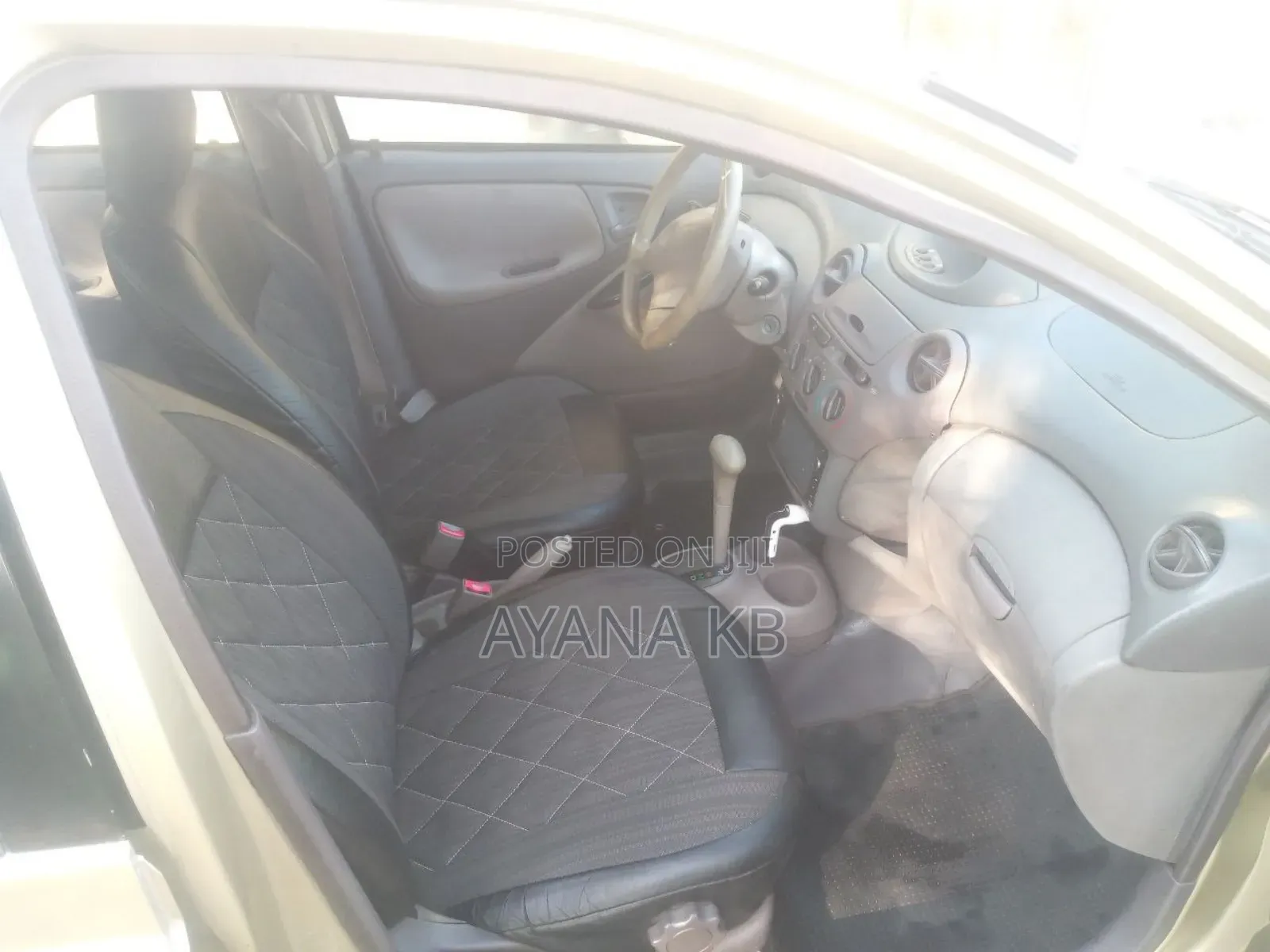 Toyota Platz 2001 Gold