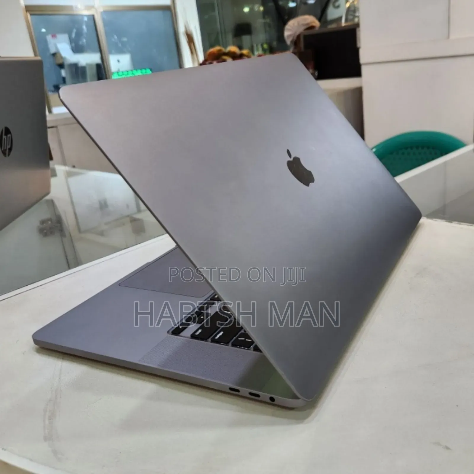 New Laptop Apple MacBook Pro 2019 16GB Intel Core I9 SSD 1T