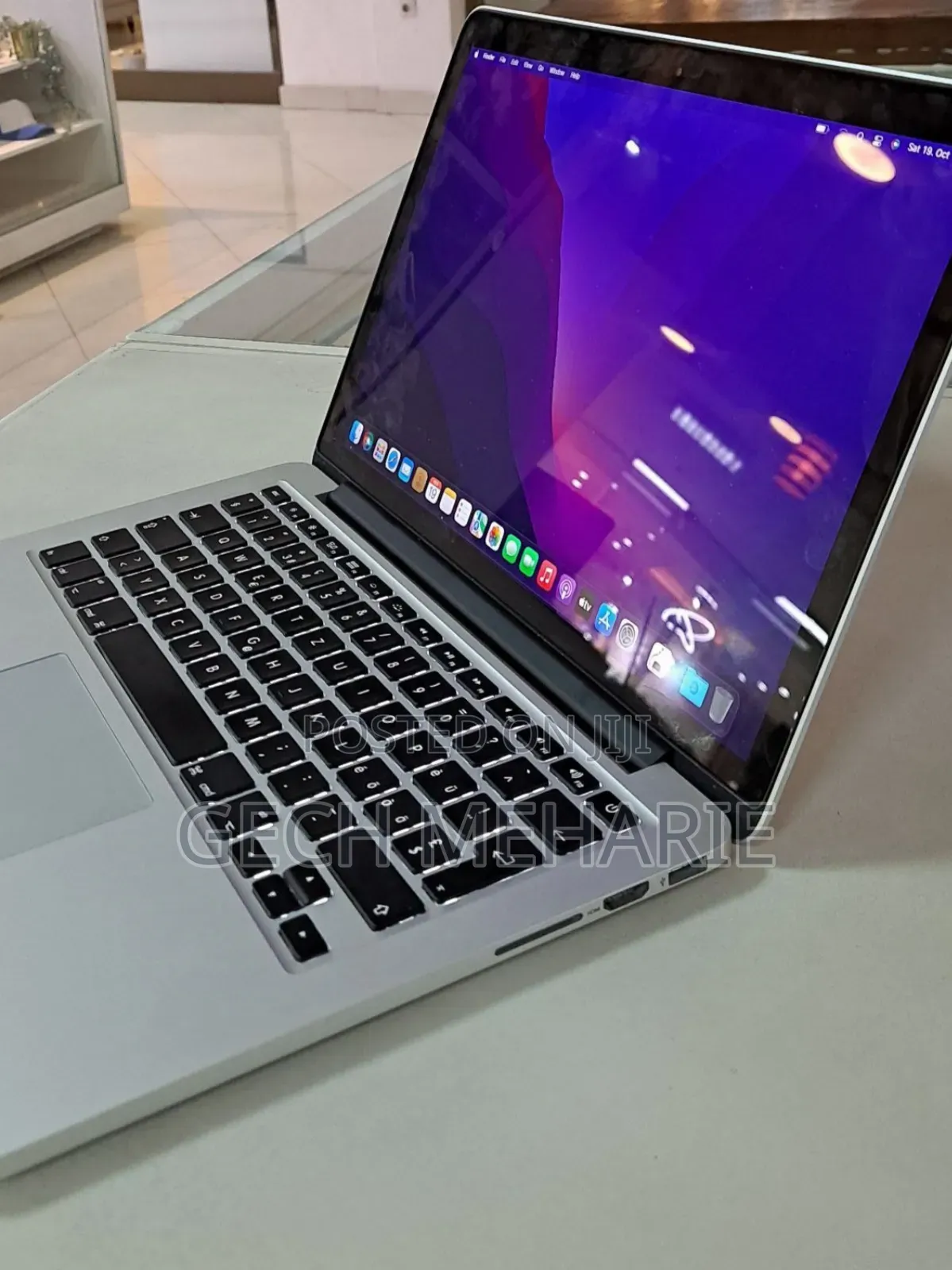 New Laptop Apple MacBook Pro 2015 8GB Intel Core I5 SSD 256GB