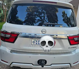 Nissan Patrol 2023 White