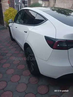 Tesla Model Y 2024 White