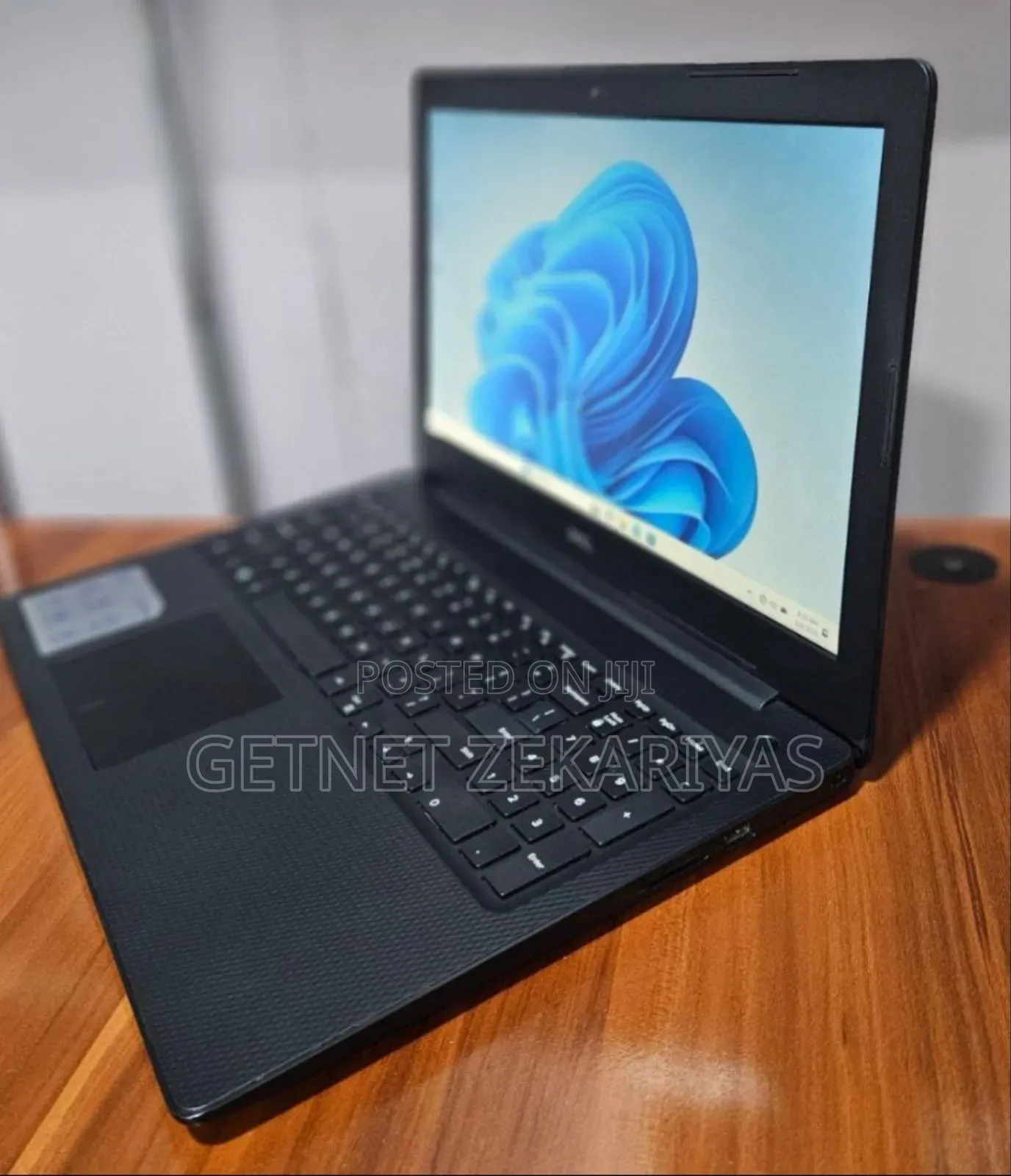 New Laptop Dell Inspiron 15 8GB Intel Core I5 SSD 1T