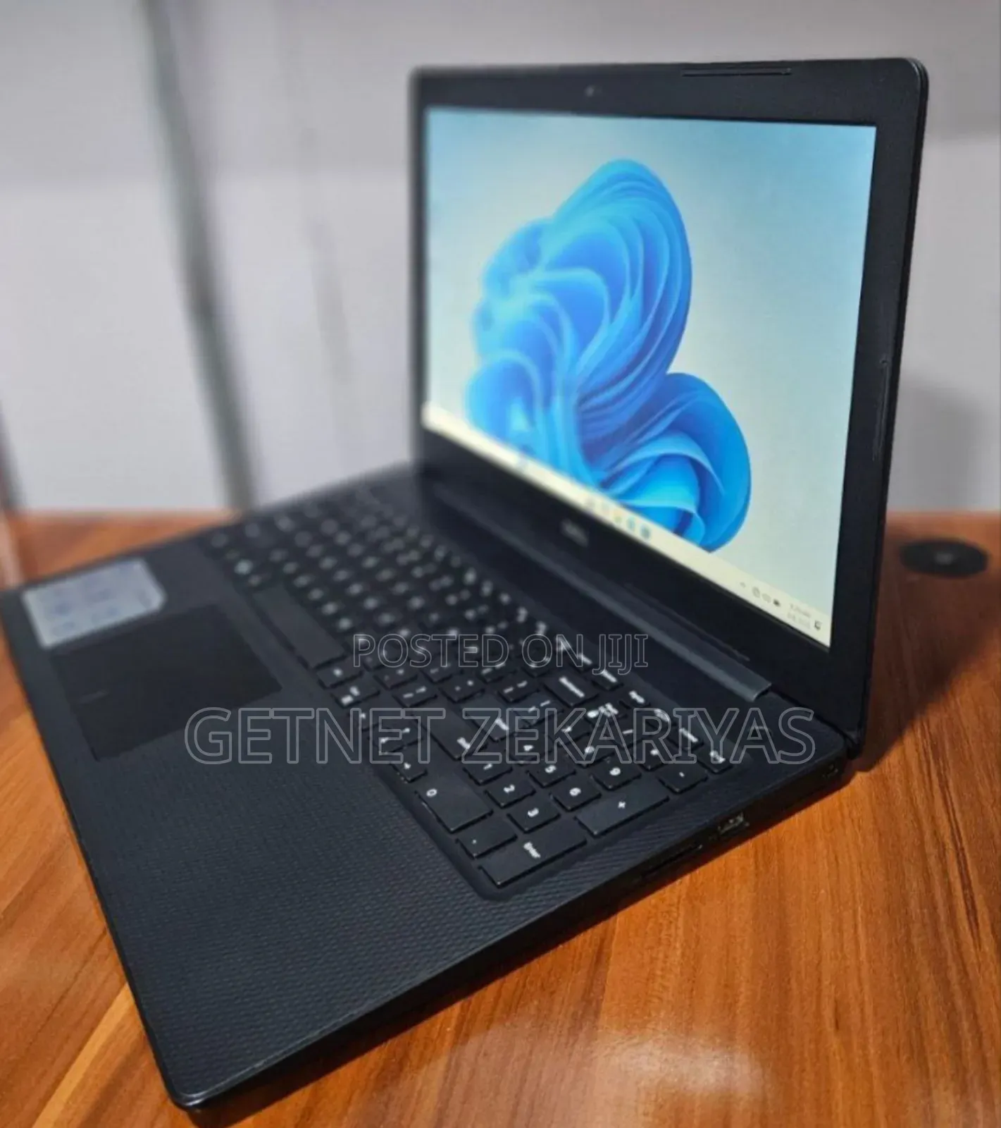 New Laptop Dell Inspiron 15 8GB Intel Core I5 SSD 1T