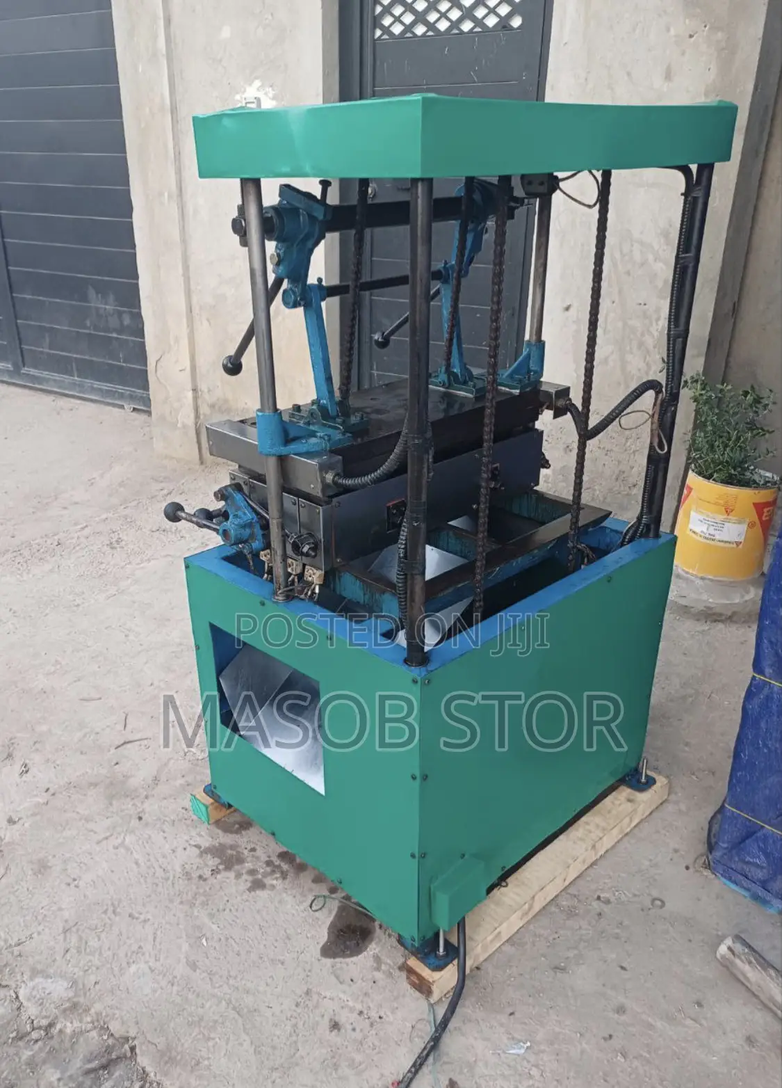 Ice Cream Cone Producer