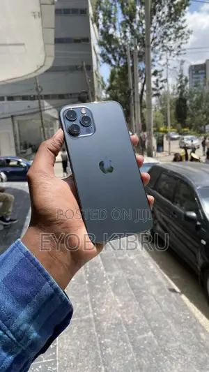 Photo - Apple iPhone 12 Pro Max 128 GB Black