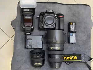 Photo - Nikon D7200 With 17-55mm 35mm Flash Light and 2 Battery