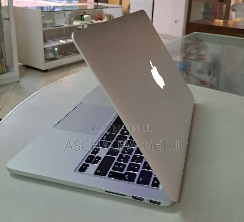 New Laptop Apple MacBook Pro 2019 8GB Intel Core I5 SSD 512GB