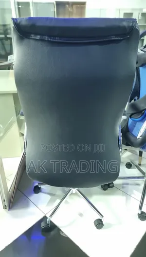 Office Manager Chair Full Lather