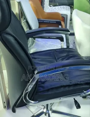 Office Manager Chair Full Lather