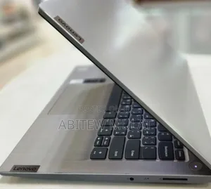 New Laptop Lenovo Ideapad 3 8GB Intel Core I5 SSD 256GB