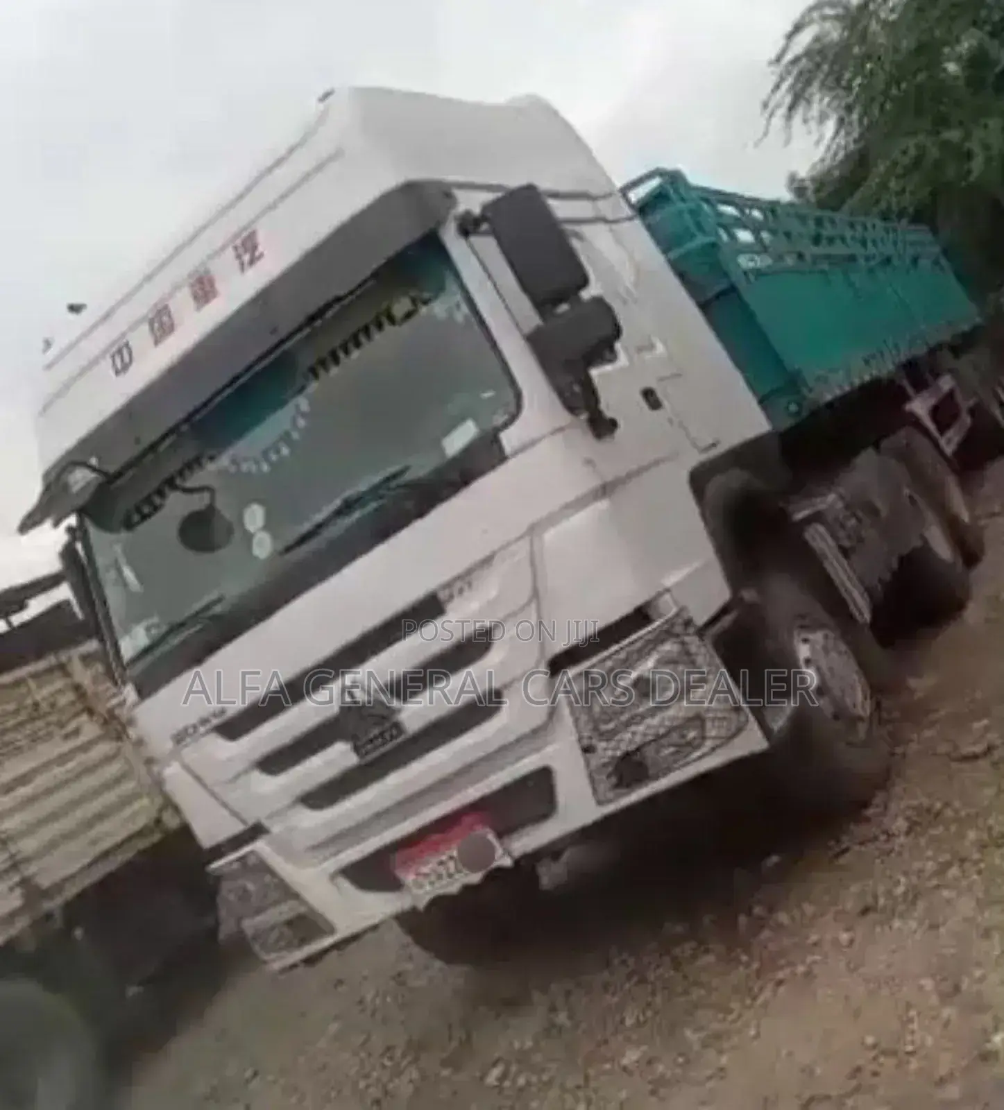 Sino Truck ሀይቤድ 371hp ከነተሳቢው
•2023
•a-22
•40,000