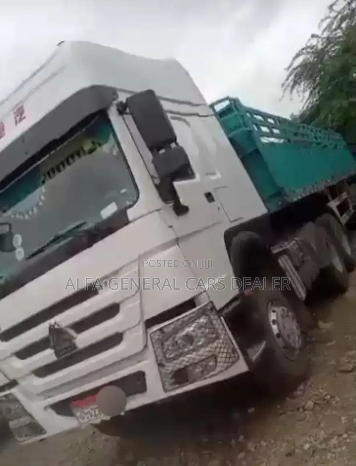 Sino Truck ሀይቤድ 371hp ከነተሳቢው
•2023
•a-22
•40,000