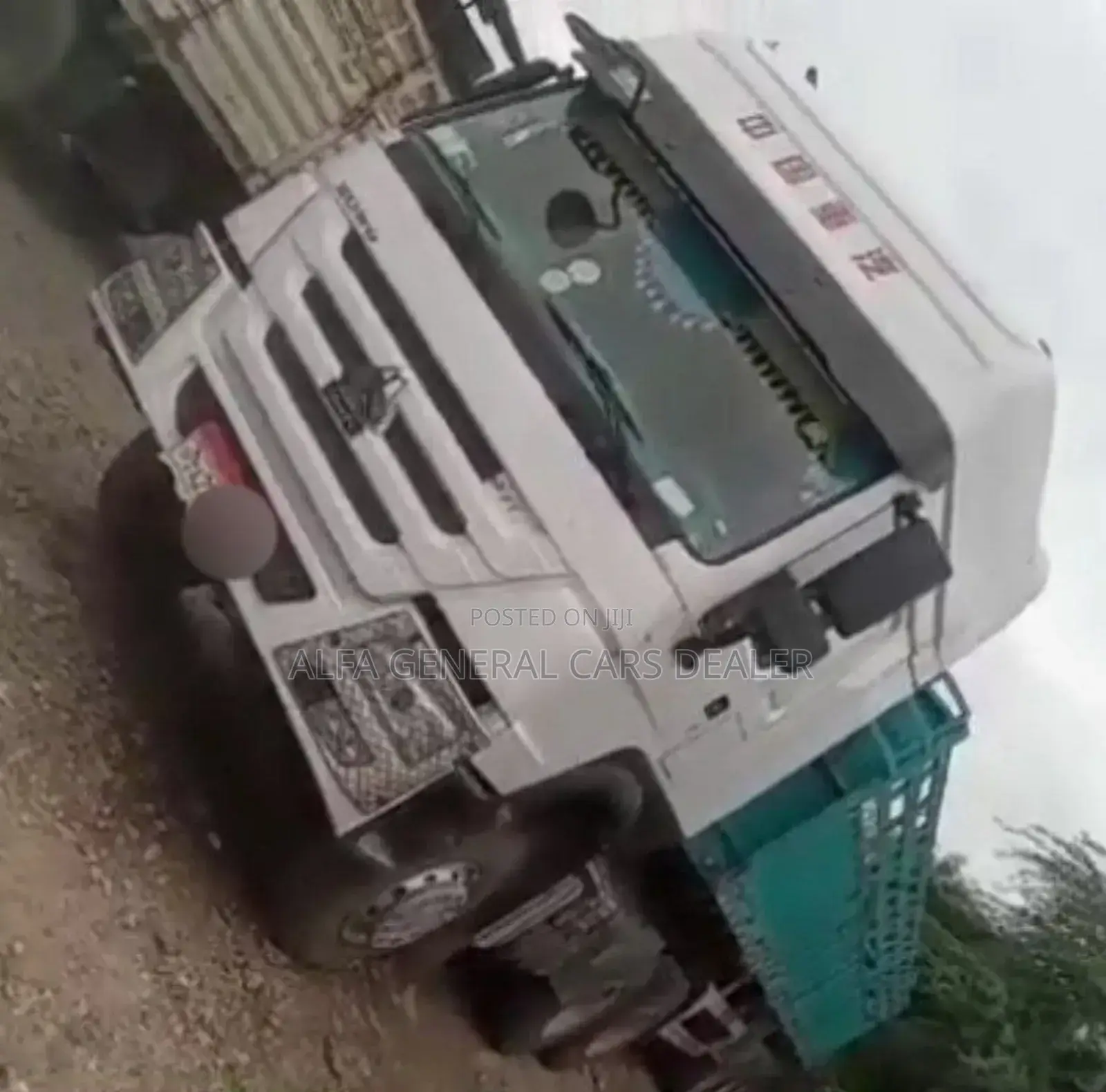 Sino Truck ሀይቤድ 371hp ከነተሳቢው
•2023
•a-22
•40,000