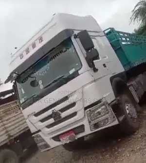 Sino Truck ሀይቤድ 371hp ከነተሳቢው
•2023
•a-22
•40,000