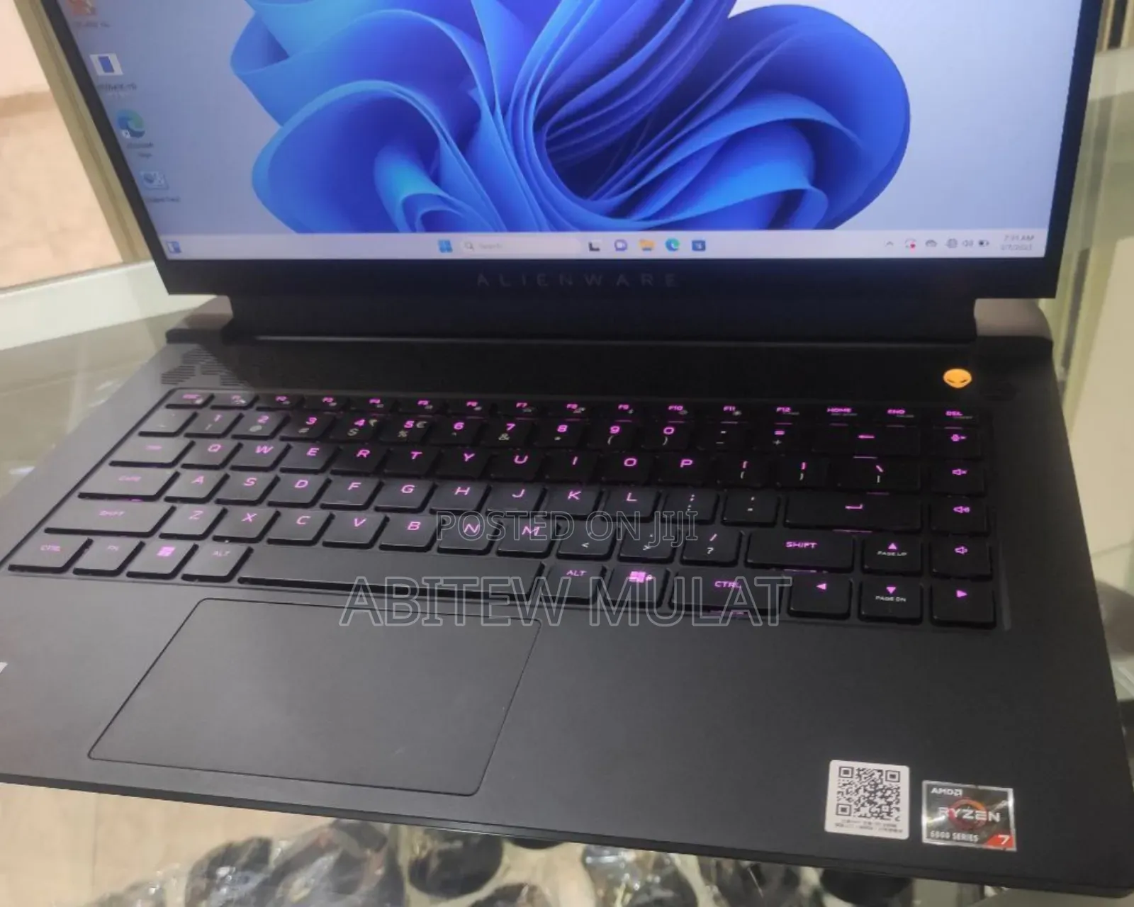 New Laptop Alienware Area-51m 16GB AMD Ryzen 7 SSD 512GB