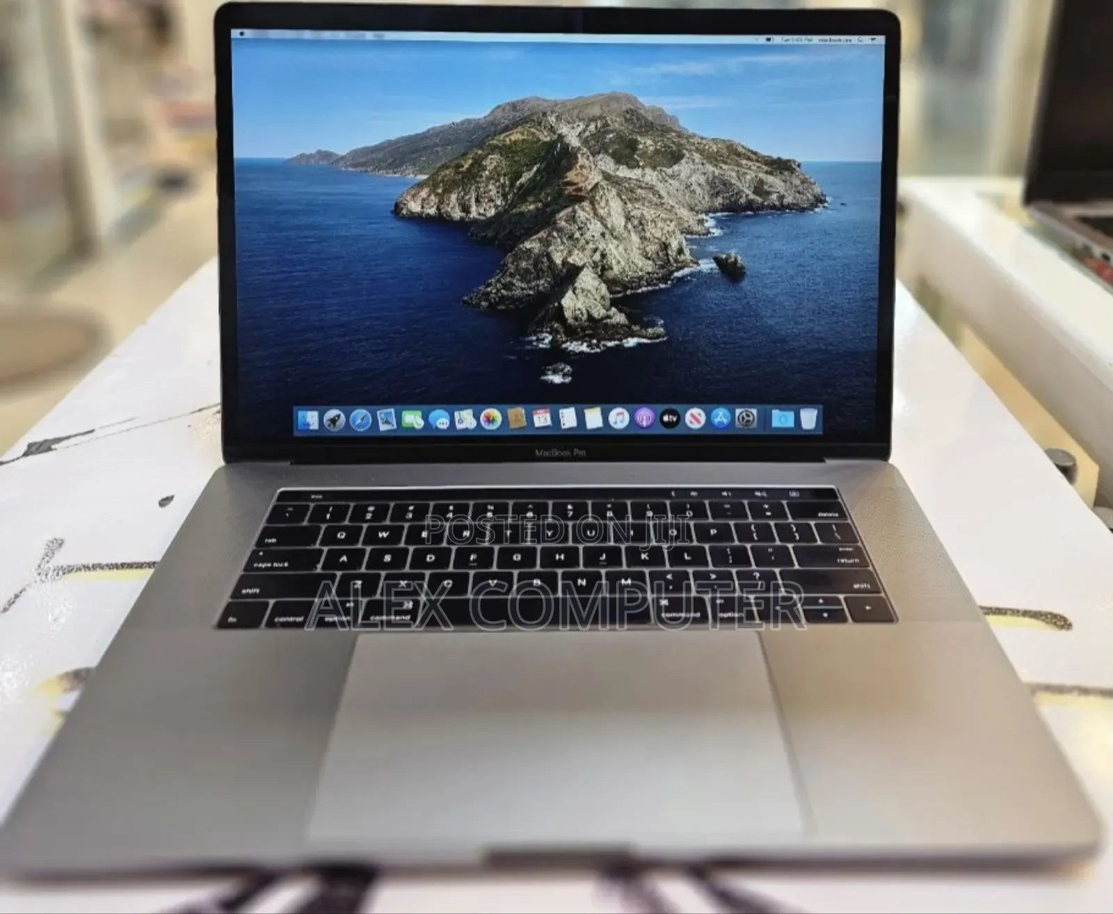 New Laptop Apple MacBook Pro 2016 16GB Intel Core I7 SSD 512GB