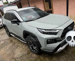 Toyota RAV4 Adventure AWD 2023 Green