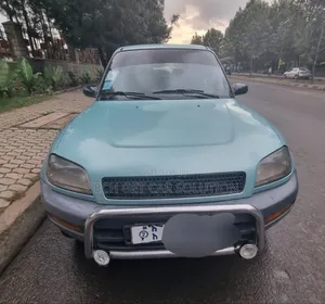 Photo - Toyota RAV4 1997 Blue