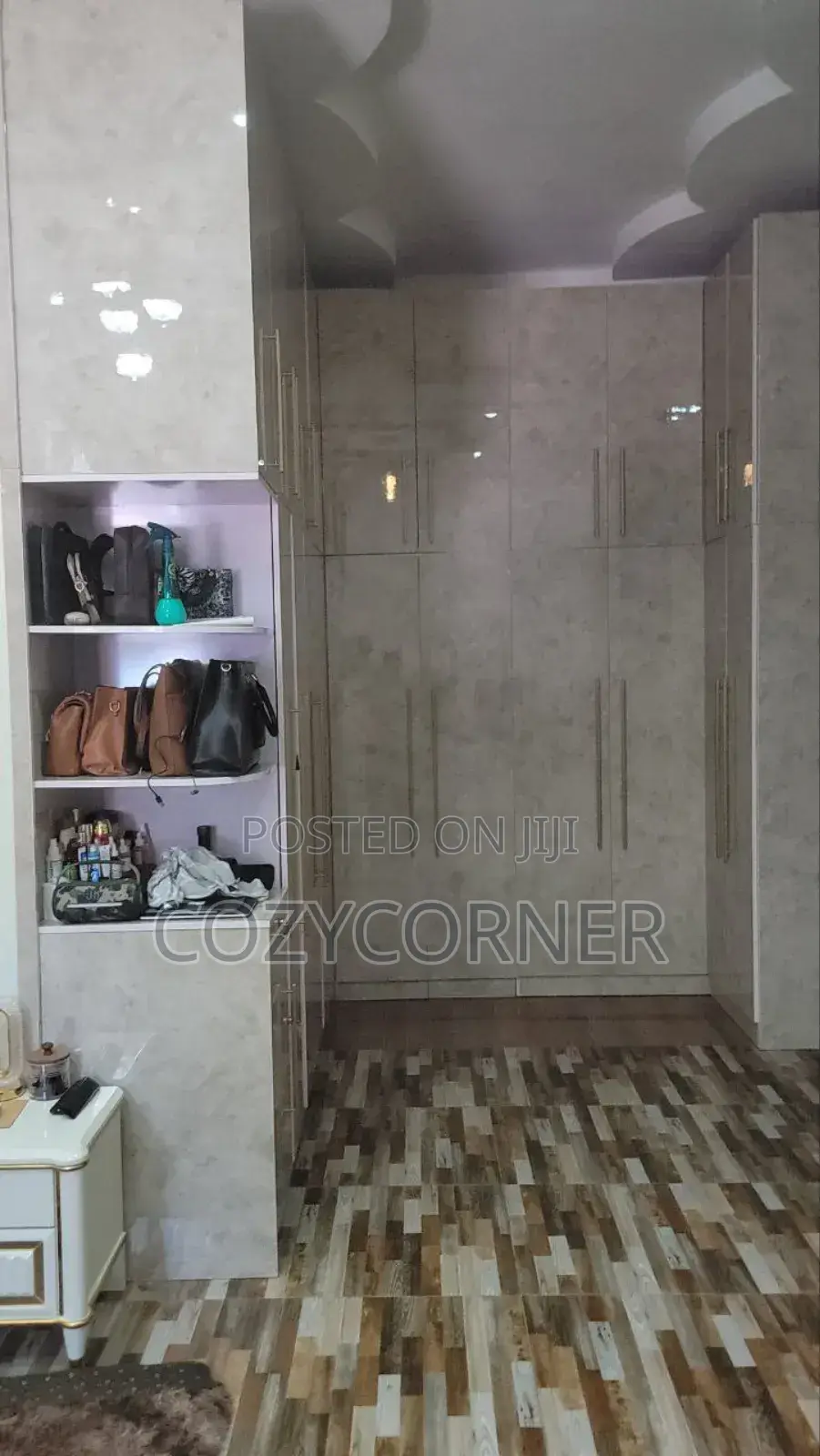 Opulent Wardrobe Valued Per Square Meter. ቁምሳጥን በካሬ