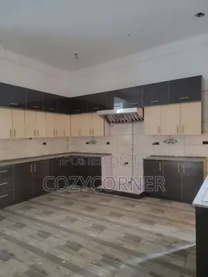 Kitchen Island With the Life of Riley Valued Per M^2. ኪችን ካቢኔት