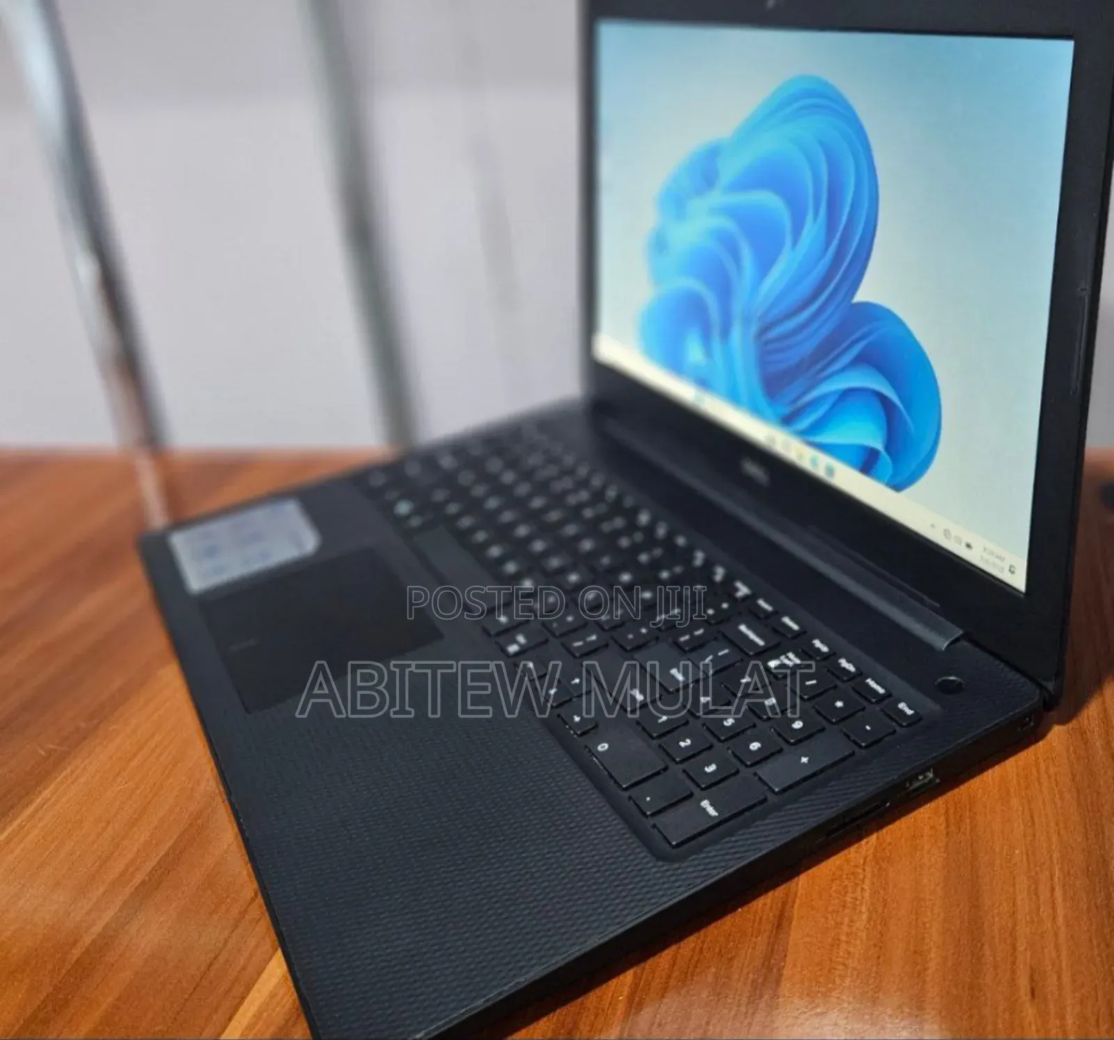 New Laptop Dell Inspiron 15 8GB Intel Core I5 SSD 1T