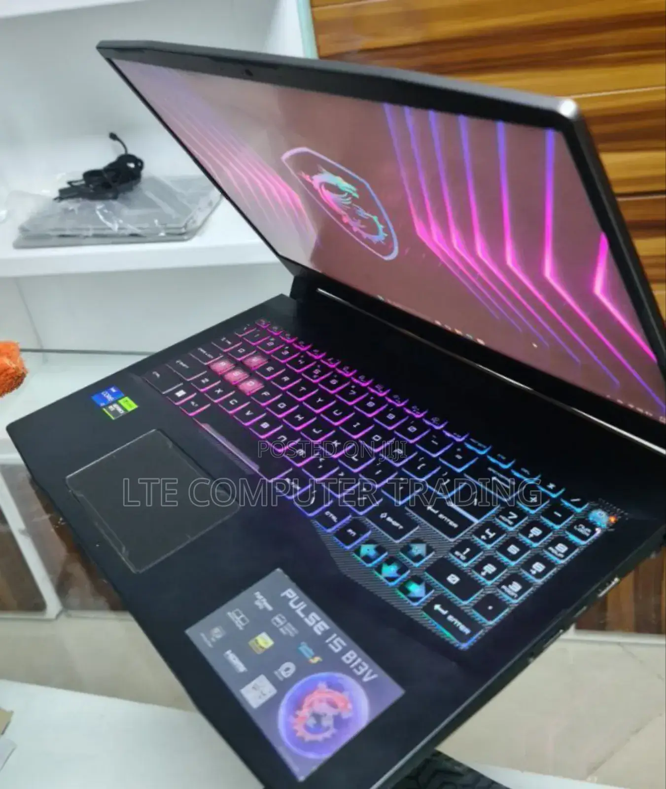 New Laptop MSI Pulse GL76 16GB Intel Core I7 SSD 512GB