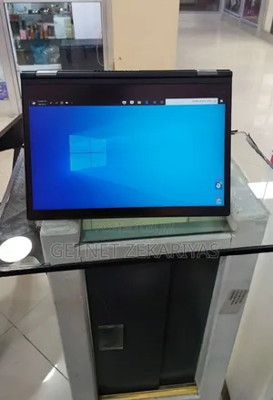 Photo - New Laptop Lenovo ThinkPad Yoga 370 8GB Intel Core I5 SSD 512GB