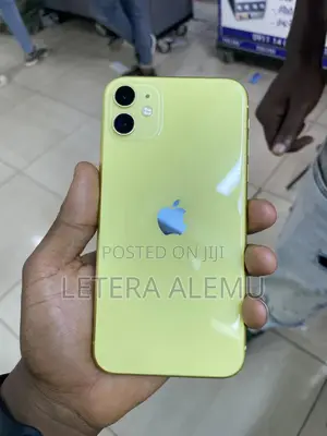 Photo - Apple iPhone 11 256 GB Yellow