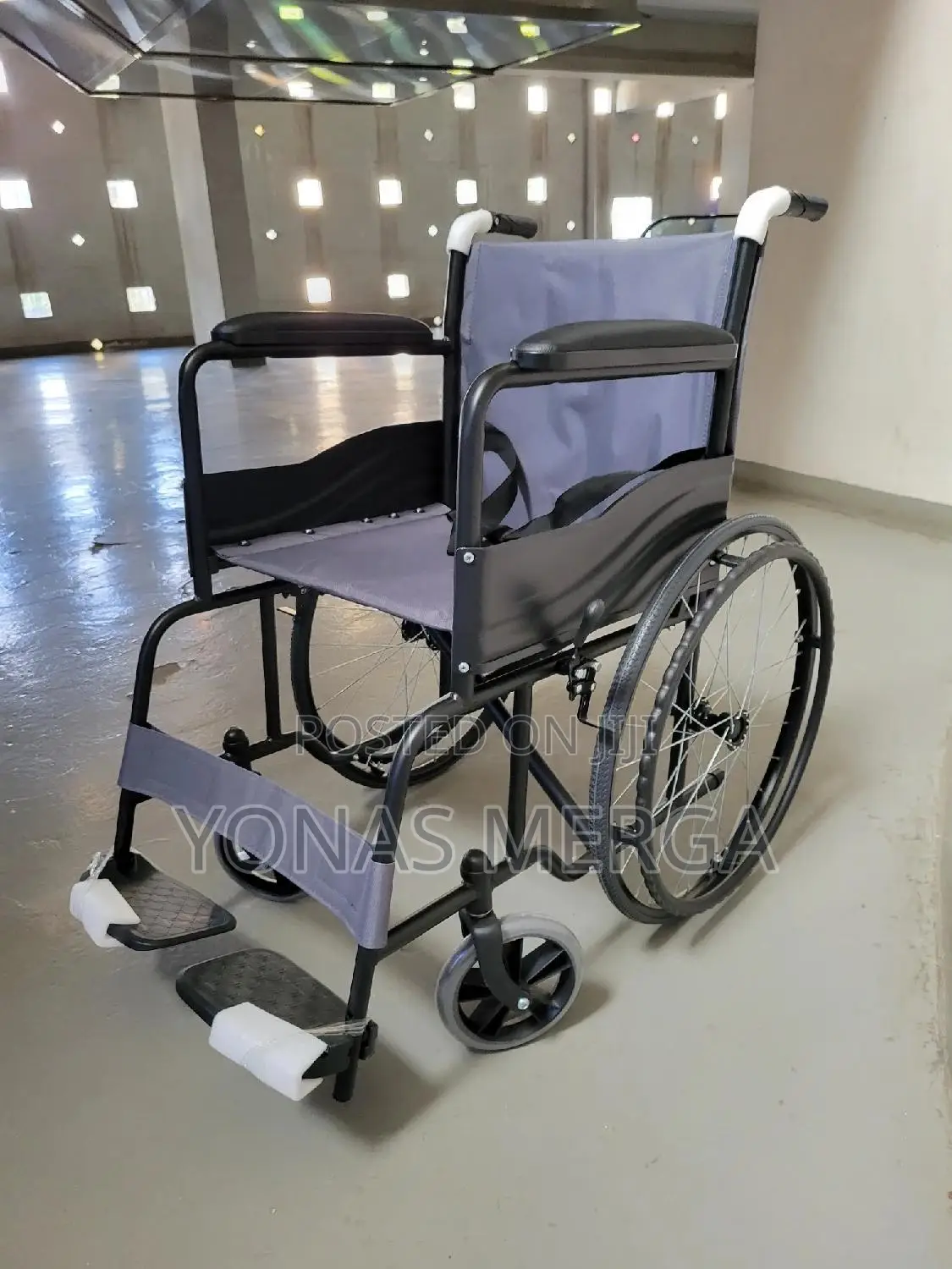 Wheelchair刊፪ዊልቼርextra Strong Wide Seat Folding Wheelchair