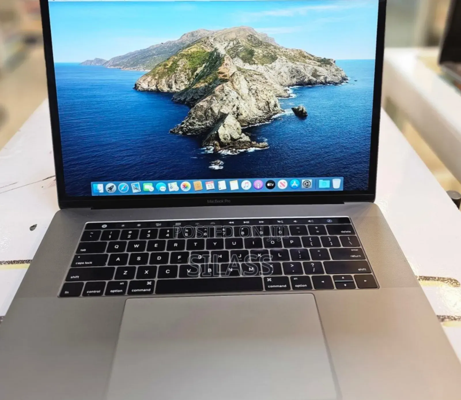 New Laptop Apple MacBook Pro 2016 16GB Intel Core I7 SSD 512GB