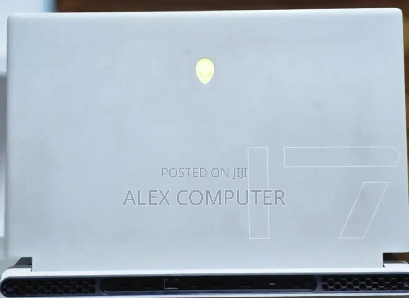 New Laptop Alienware M17x R2 16GB Intel Core I7 SSD 1T