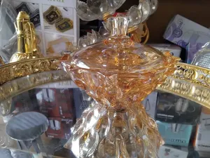 ወፍራም ጎልደን ብርጭቆ የቴምር ማቅረቢያ