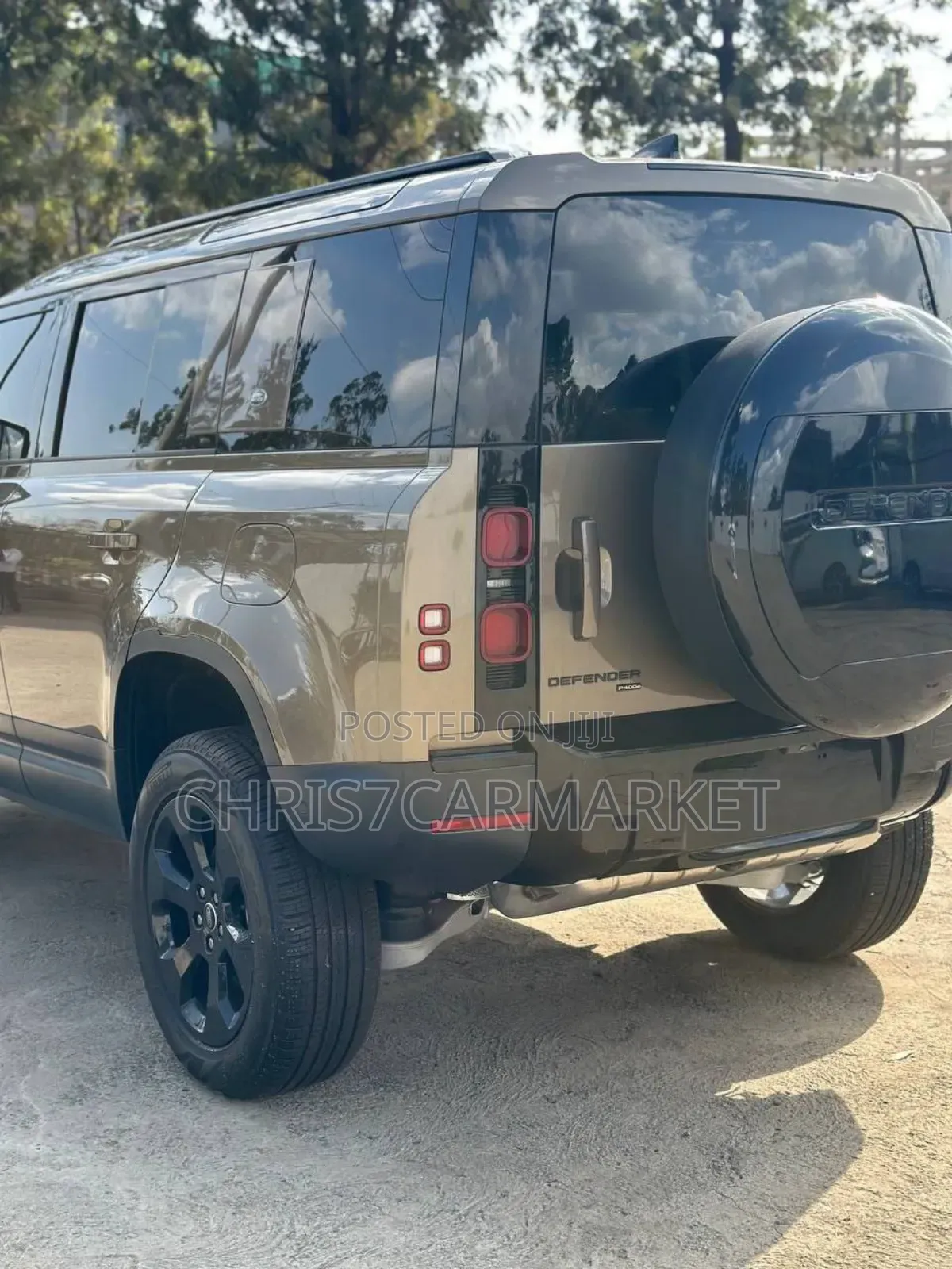 New Land Rover Defender S 2024 Gold