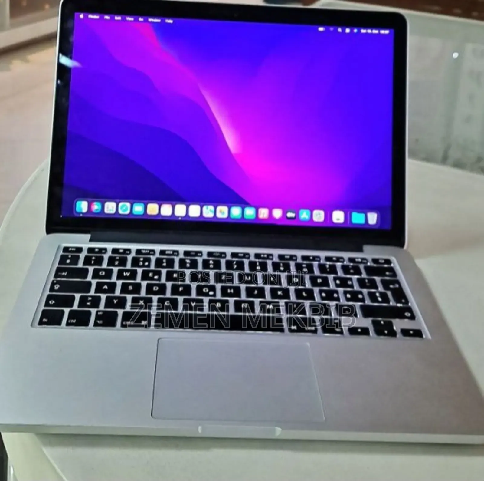 New Laptop Apple MacBook Pro 2015 8GB Intel Core I5 SSD 256GB