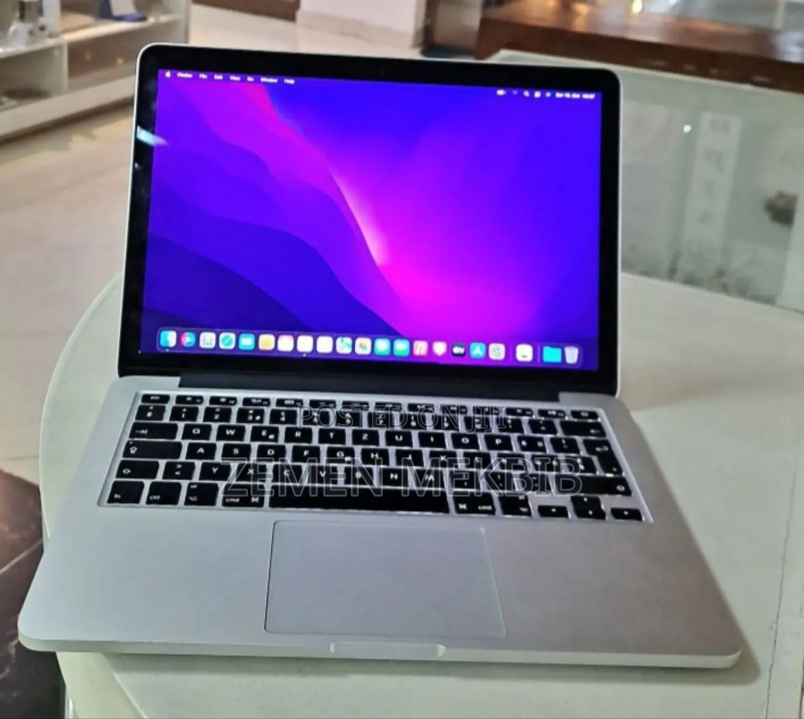New Laptop Apple MacBook Pro 2015 8GB Intel Core I5 SSD 256GB