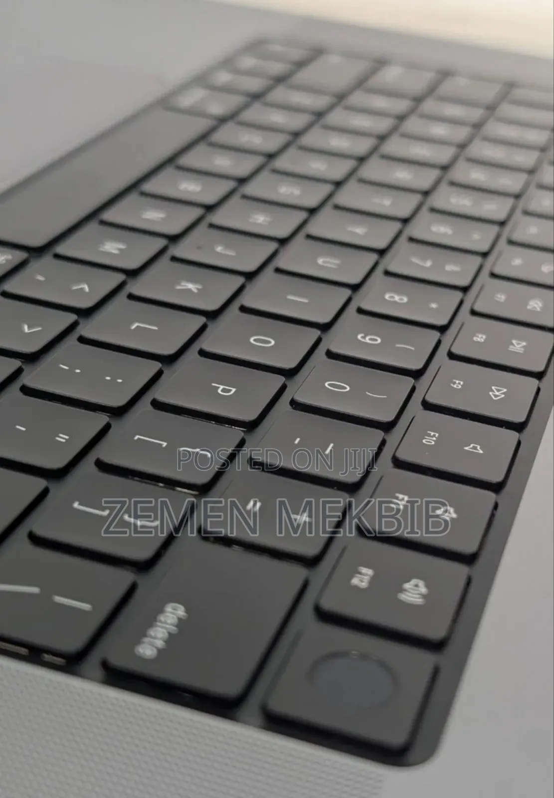 New Laptop Apple MacBook Pro M1 16GB Intel Core I9 SSD 1T