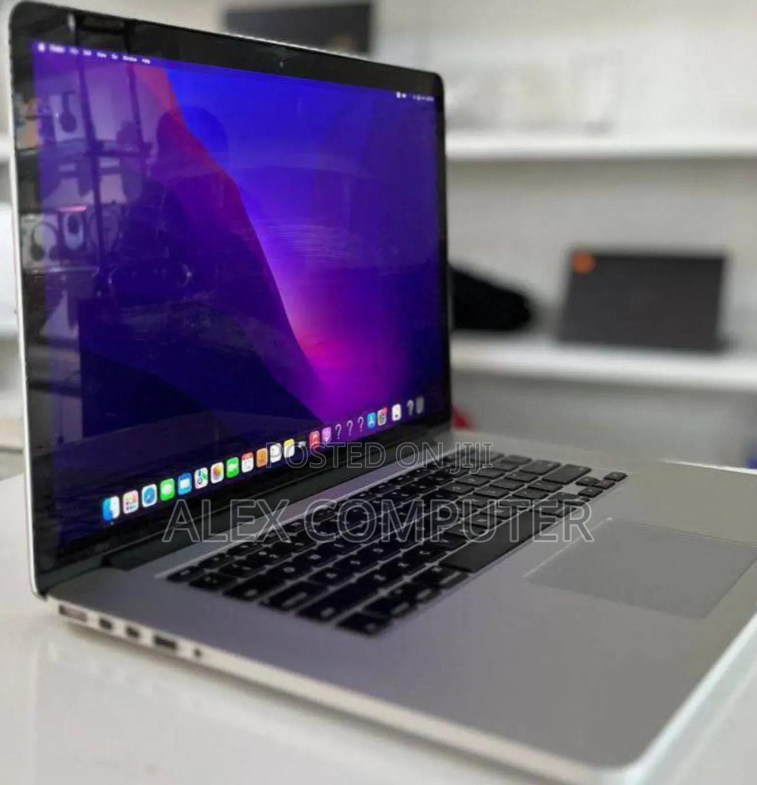 New Laptop Apple MacBook Pro 2015 16GB Intel Core I7 SSD 512GB