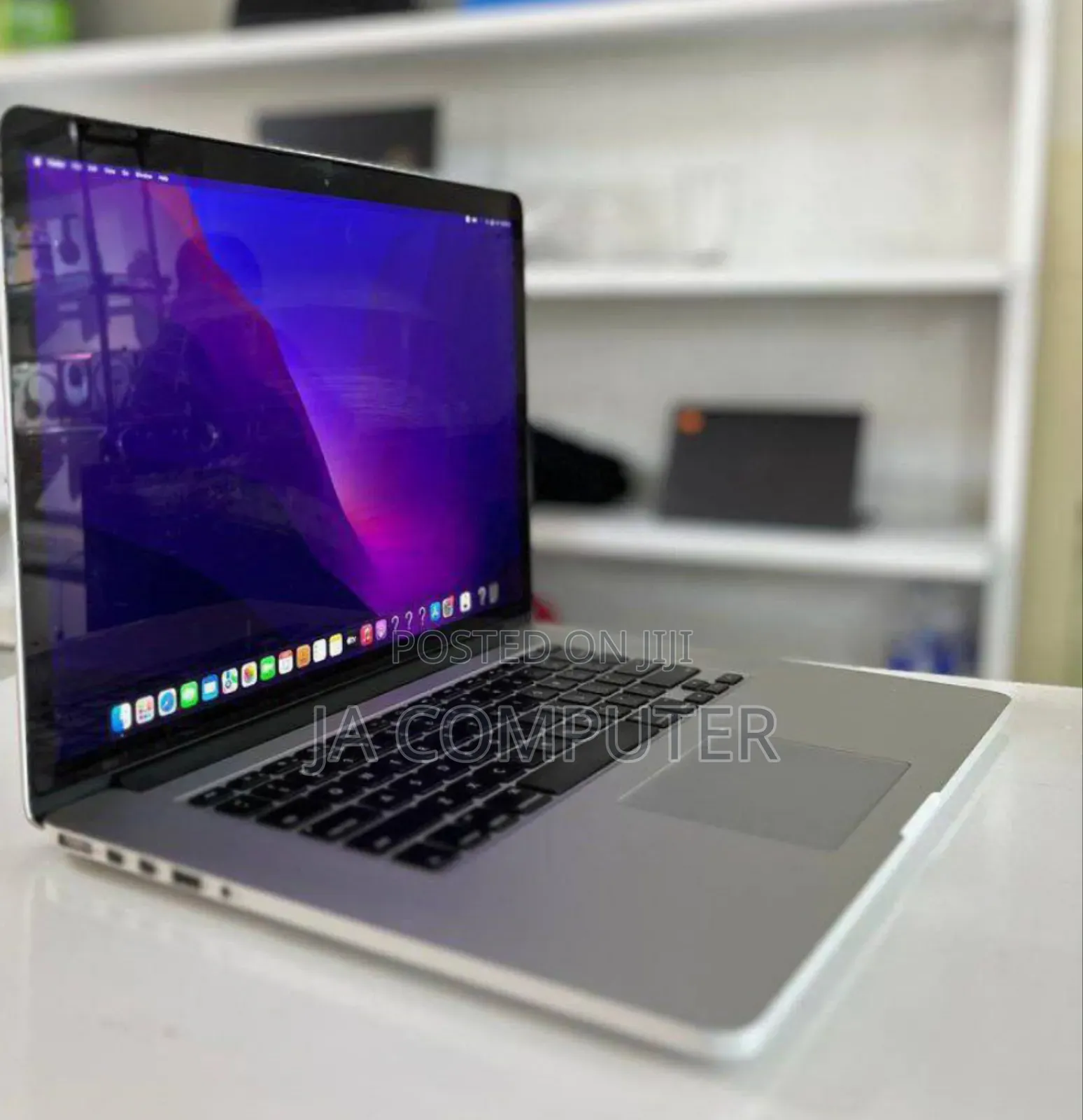 New Laptop Apple MacBook Pro 2015 16GB Intel Core I7 SSD 512GB