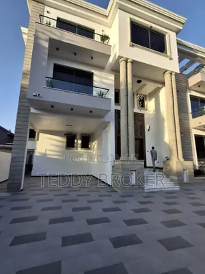 8bdrm House in Addis Ketema for sale