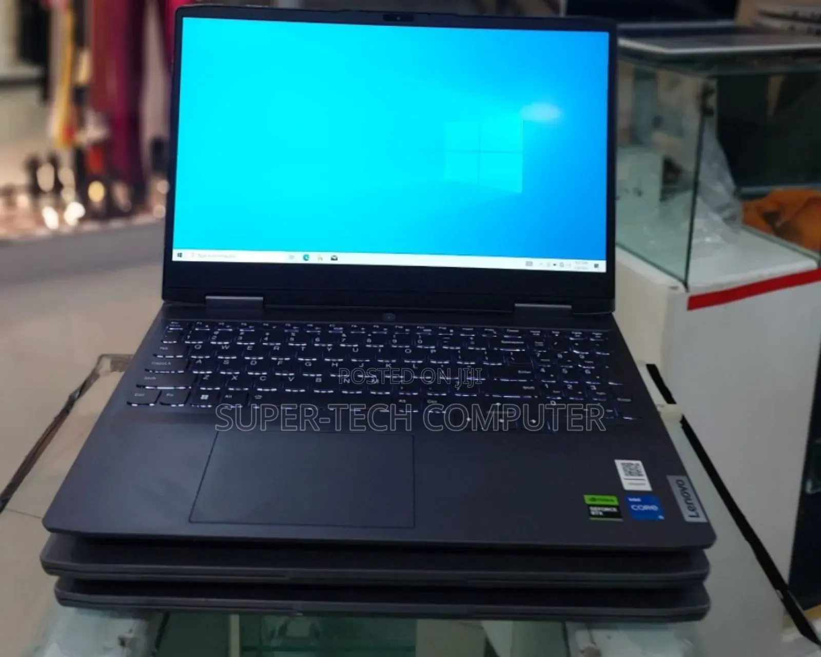 New Laptop Lenovo LOQ 15IRH8 16GB Intel Core I5 SSD 512GB