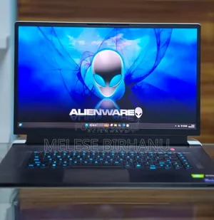 New Laptop Alienware M17x R2 16GB Intel Core I7 SSD 1T