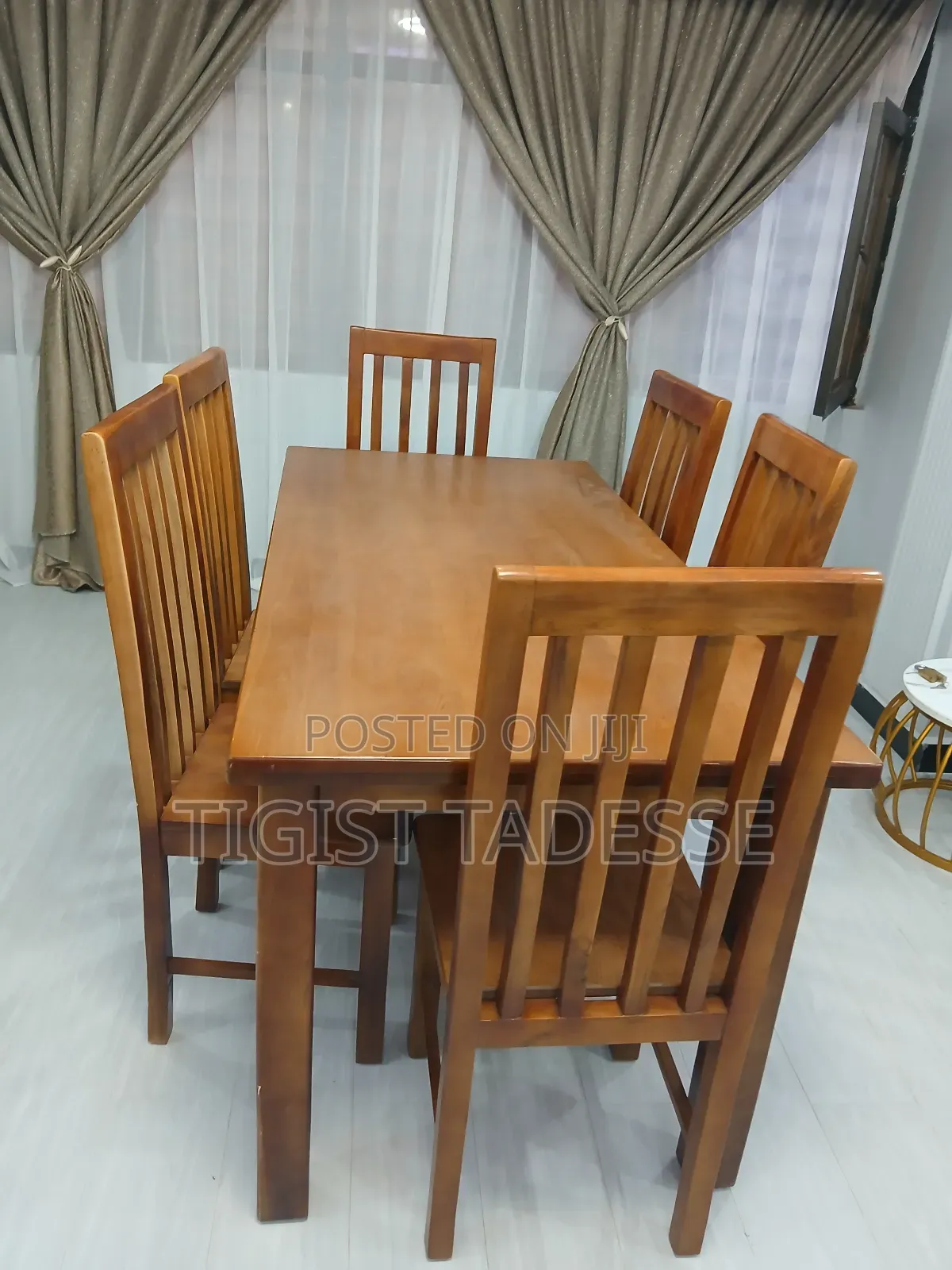 በዋንዛ የተሠራ የምግብ ጠረጴዛ ባለ 6 ወንበር 80*180ሳ.ሜ